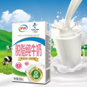 伊利旗舰店 无菌砖脱脂纯牛奶整箱250ml*24盒
