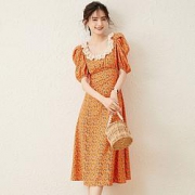 7月1日10点：白鹿语 方领蕾丝碎花连衣裙  WYU21867