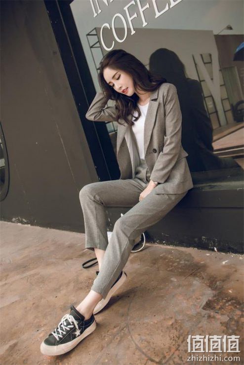 女士西装裤怎么穿搭？女士正装裤穿搭技巧