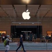 聚晚报：外媒称iPhone 13将不会推迟发布 / 微软将严格设置Win11升级路径 / FF 91限量版三天售罄