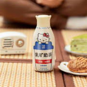 伊利 伊然 X Hellokitty 联名款 低脂乳矿奶茶 400ml*3瓶
