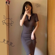 限码：MARK FAIRWHALE 马克华菲 YS21Q103410 女装Polo领连衣