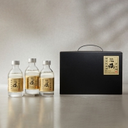 三两 53度金标酱香型白酒礼盒 150ml*3瓶