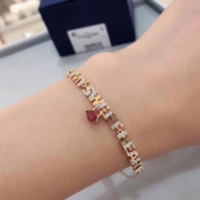 Swarovski Melt Your Heart浪漫红唇手链