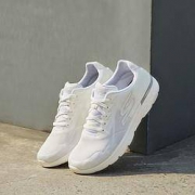 限尺码、22日10点：SKECHERS 斯凯奇 55292 男士减震跑步鞋
