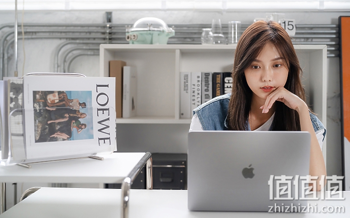 Apple MacBook Air 13.3 新款8核M1芯片(7核图形处理器) 8G 256G SSD 银色 笔记本电脑 MGN93CH/A