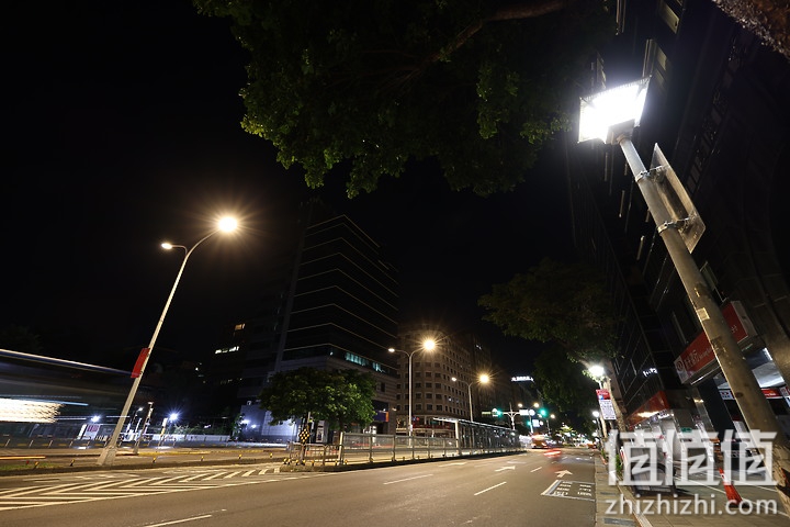 Canon RF 14-35mm f/4L IS USM 体验报告｜不仅更广更稳 还有0.38x近摄能力