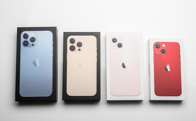 4款iPhone 13开箱动手玩 内外有这些细节改变