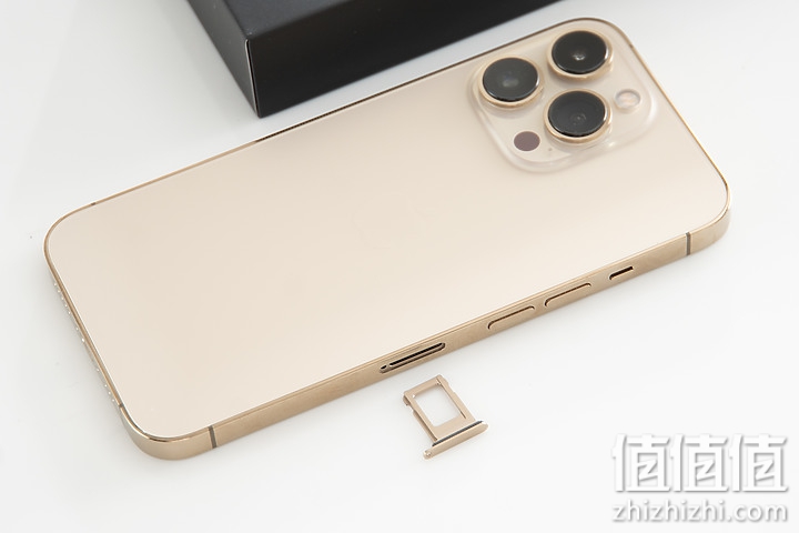 4款iPhone 13开箱动手玩 内外有这些细节改变