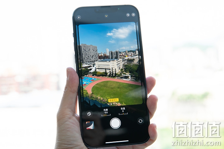 4款iPhone 13开箱动手玩 内外有这些细节改变