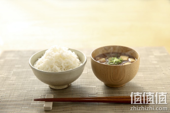 婴儿餐具怎么选？宝宝餐具选购指南