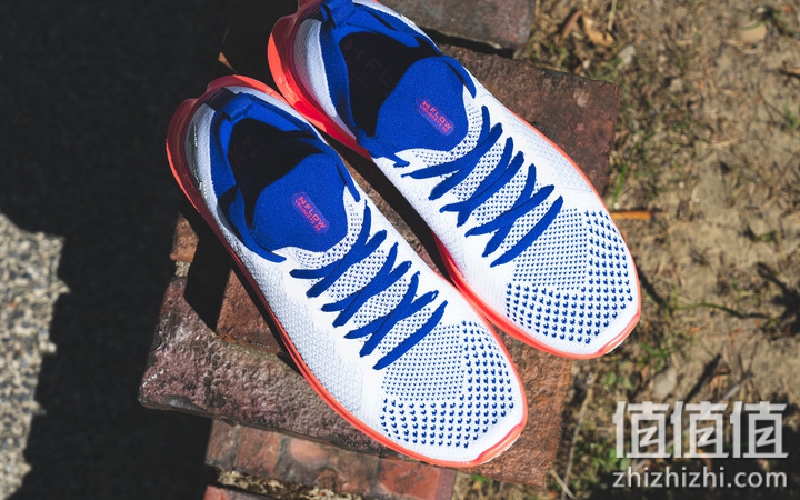 UA Flow Velociti SE 开箱分享 舍弃外底橡胶的「中大底科技」！