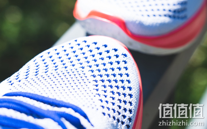 UA Flow Velociti SE 开箱分享 舍弃外底橡胶的「中大底科技」！