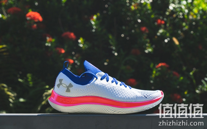 UA Flow Velociti SE 开箱分享 舍弃外底橡胶的「中大底科技」！