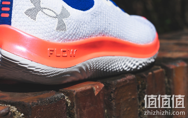 UA Flow Velociti SE 开箱分享 舍弃外底橡胶的「中大底科技」！