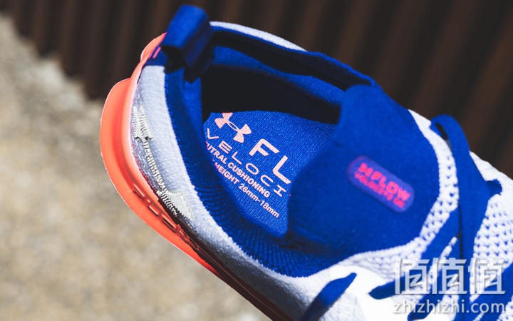 UA Flow Velociti SE 开箱分享 舍弃外底橡胶的「中大底科技」！