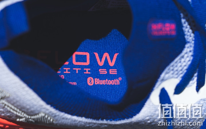 UA Flow Velociti SE 开箱分享 舍弃外底橡胶的「中大底科技」！
