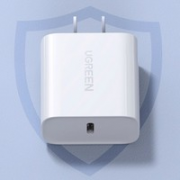 国标认证！UGREEN 绿联 iPhone PD 20W 充电器