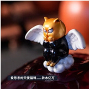 XQ 稀奇 瞿广慈作品《Mini天使比比-铃木亿万》10.5×14×7cm 2020年 桌面摆件 艺术衍生品