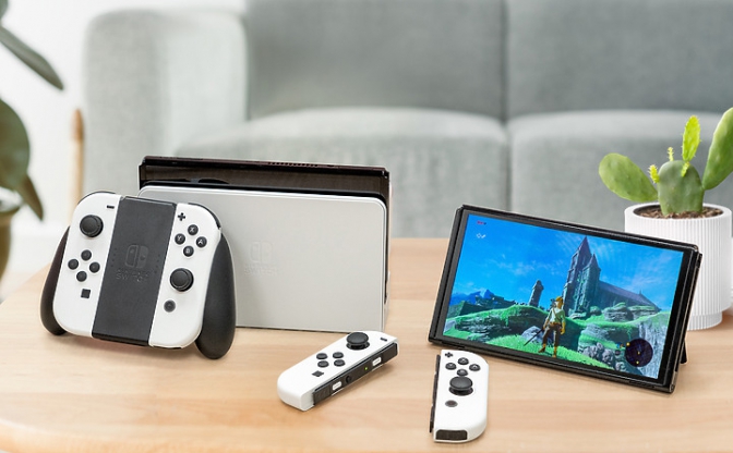  Nintendo Switch OLED版抢先体验：小改款推砌出更沉浸的游玩体验！