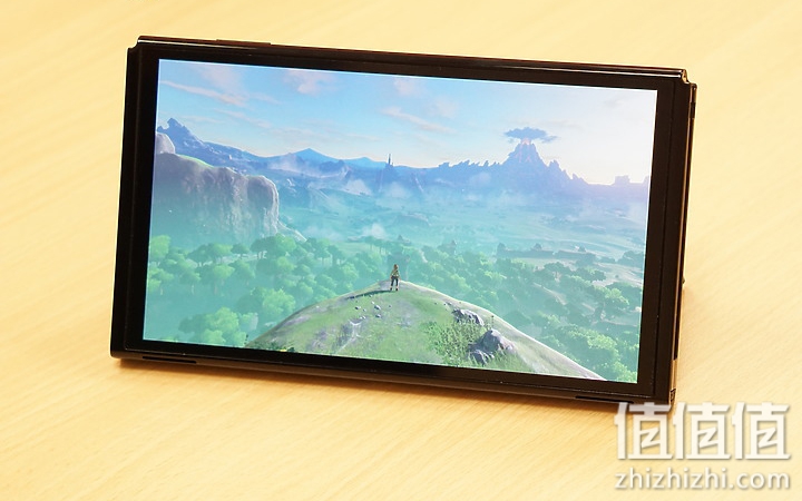 Nintendo Switch OLED版抢先体验：小改款推砌出更沉浸的游玩体验！