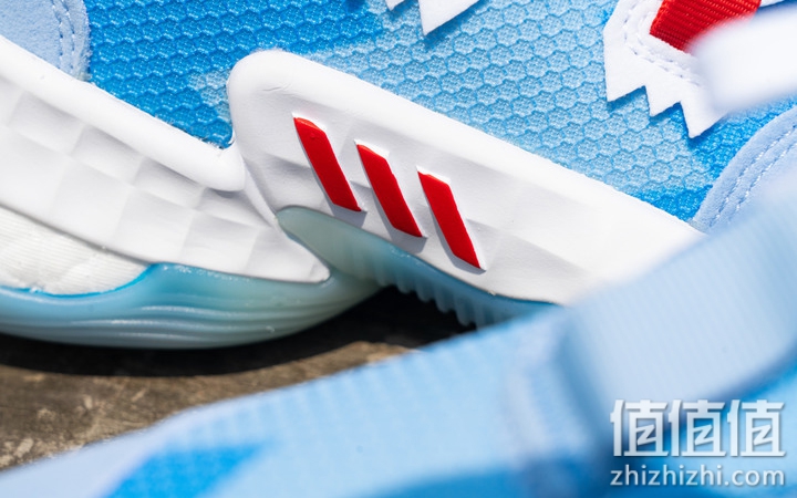 Adidas Trae Young 1 开箱分享：前卫造型、掀起新世代浪潮！