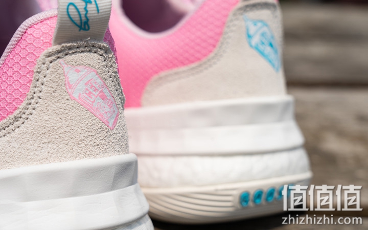 Adidas Trae Young 1 开箱分享：前卫造型、掀起新世代浪潮！