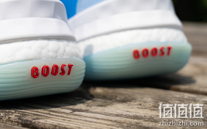 Adidas Trae Young 1 开箱分享：前卫造型、掀起新世代浪潮！