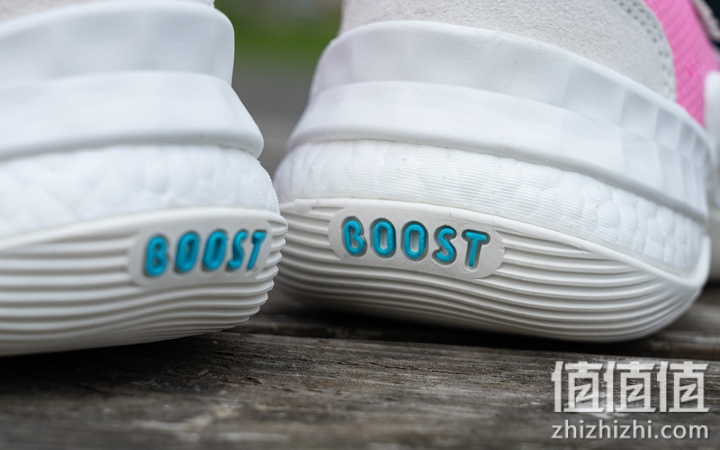Adidas Trae Young 1 开箱分享：前卫造型、掀起新世代浪潮！