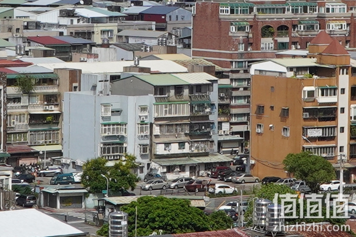 Tamron 18-300mm f/3.5-6.3 DiIII-A VC VXD评测：一镜走天下 便携与画质全都有