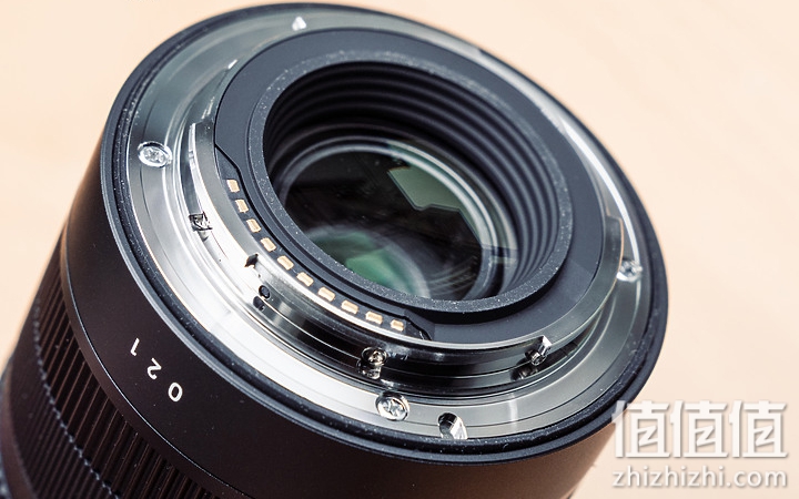 Sigma 18-50mm f/2.8 DC DN Contemporary 评测：290g的副厂镜皇就是香！