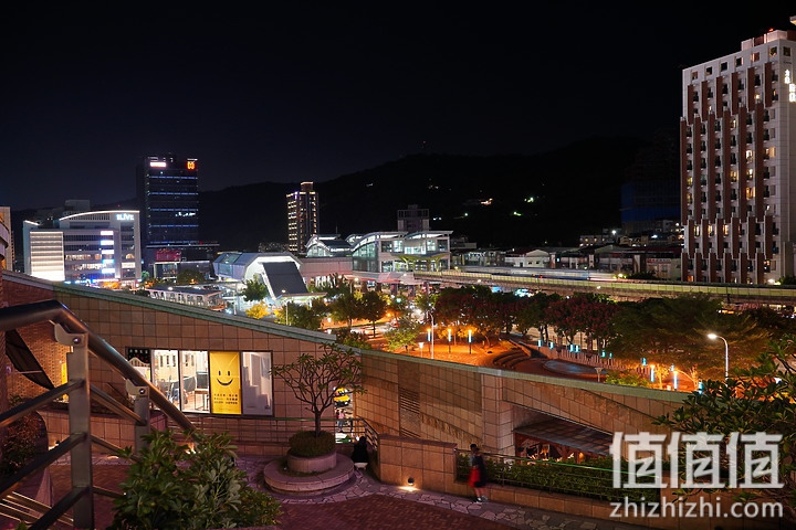 Sigma 18-50mm f/2.8 DC DN Contemporary 评测：290g的副厂镜皇就是香！