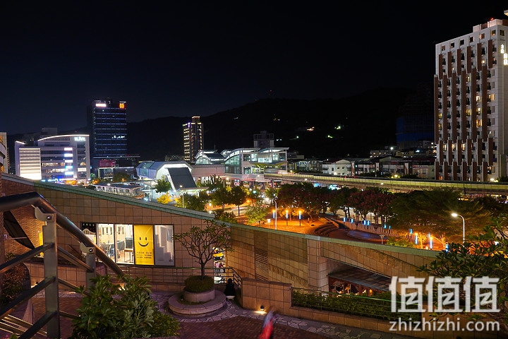 Sigma 18-50mm f/2.8 DC DN Contemporary 评测：290g的副厂镜皇就是香！