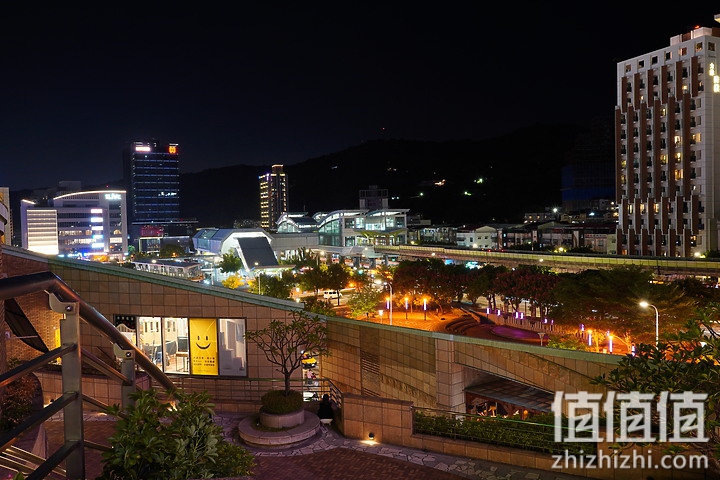 Sigma 18-50mm f/2.8 DC DN Contemporary 评测：290g的副厂镜皇就是香！
