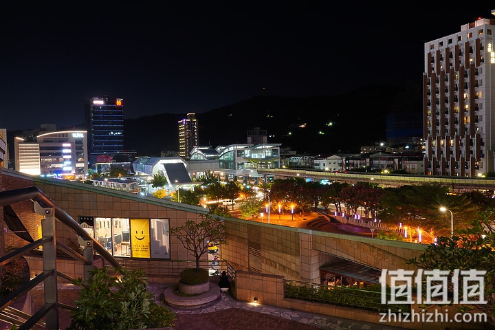 Sigma 18-50mm f/2.8 DC DN Contemporary 评测：290g的副厂镜皇就是香！