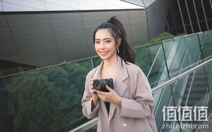 Sigma 18-50mm f/2.8 DC DN Contemporary 评测：290g的副厂镜皇就是香！