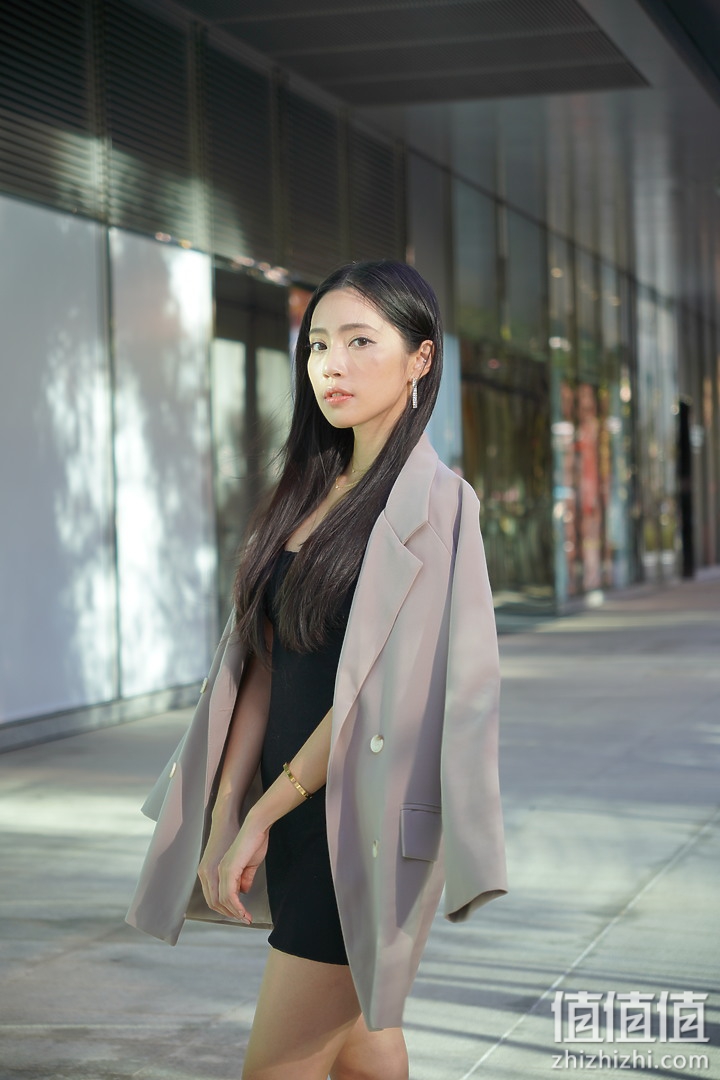Sigma 18-50mm f/2.8 DC DN Contemporary 评测：290g的副厂镜皇就是香！