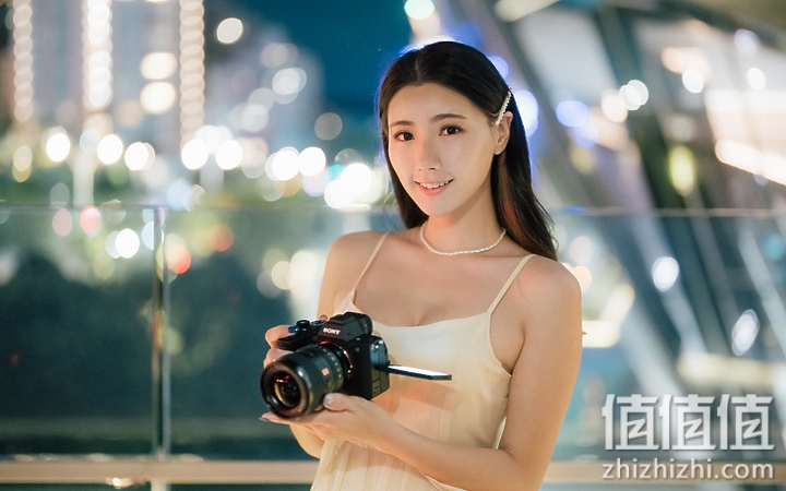 Sony A7 IV 评测：33MP / 4K 60p / 侧翻屏幕‧ 好料满载的诚意之作！