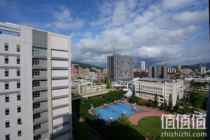 Sony A7 IV 评测：33MP / 4K 60p / 侧翻屏幕‧ 好料满载的诚意之作！