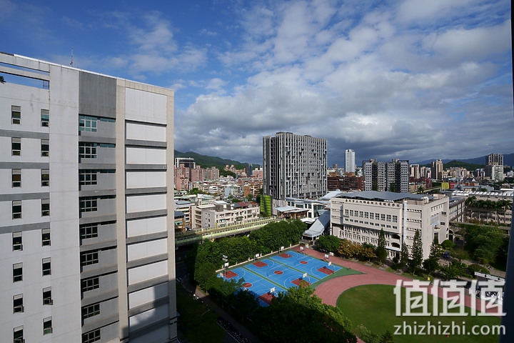 Sony A7 IV 评测：33MP / 4K 60p / 侧翻屏幕‧ 好料满载的诚意之作！