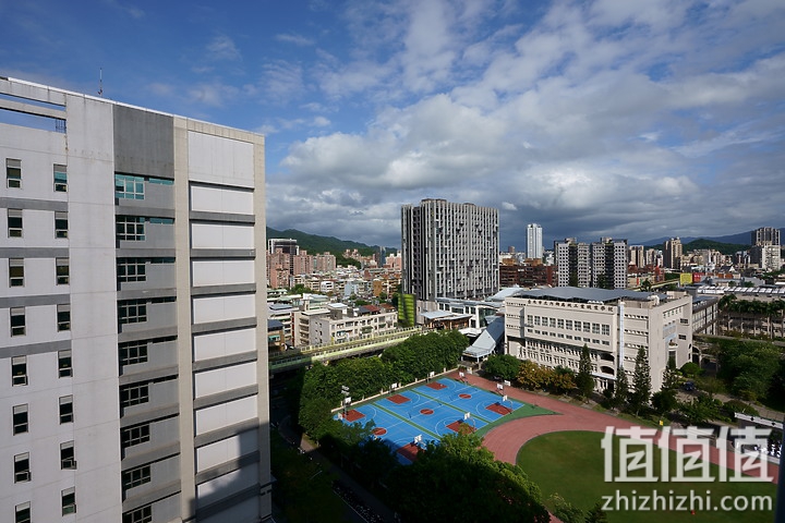Sony A7 IV 评测：33MP / 4K 60p / 侧翻屏幕‧ 好料满载的诚意之作！