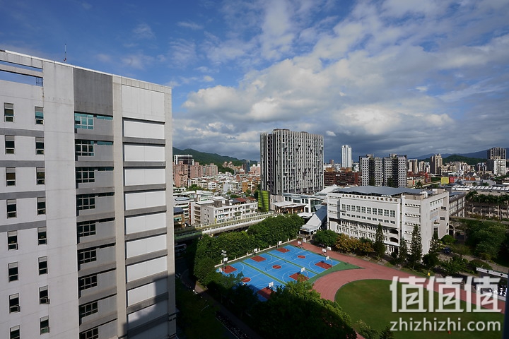 Sony A7 IV 评测：33MP / 4K 60p / 侧翻屏幕‧ 好料满载的诚意之作！
