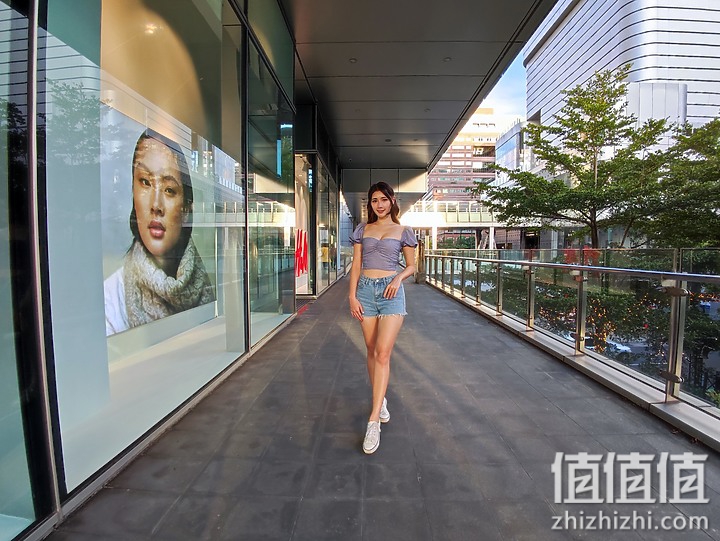 小米11青春版评测：时尚造型、极致轻巧的中端之选