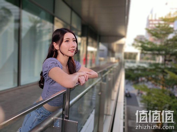 小米11青春版评测：时尚造型、极致轻巧的中端之选
