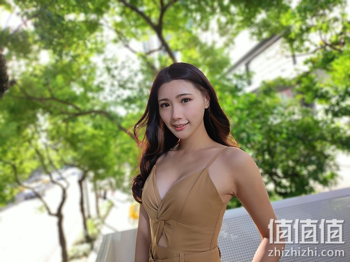 小米11青春版评测：时尚造型、极致轻巧的中端之选