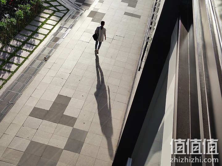 小米11青春版评测：时尚造型、极致轻巧的中端之选