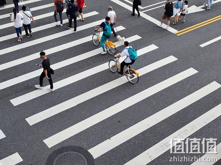 小米11青春版评测：时尚造型、极致轻巧的中端之选