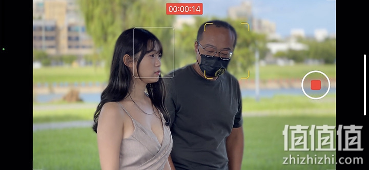 iPhone 13「电影级」测试：拍出来像电影吗？在它眼里人人都可以像明星