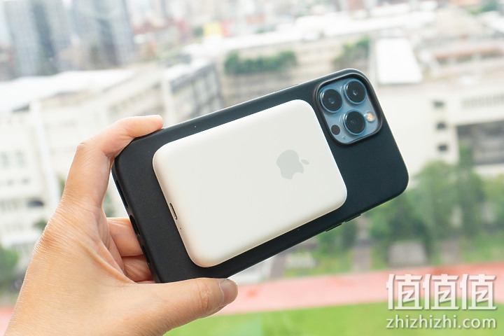 iPhone 13「电影级」测试：拍出来像电影吗？在它眼里人人都可以像明星