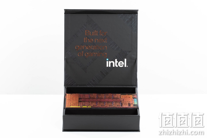 Intel 正式发布第12代Core 处理器 大小核混搭冲上性能高峰